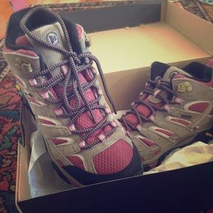 Merrell Moab 2, women’s 7.5, brand NIB🌀🌀